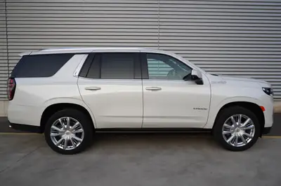 Chevrolet Tahoe High Country 6.2 AWD — SUV 7 places muscular, 426 ch, entretien neuf — tableau de bord