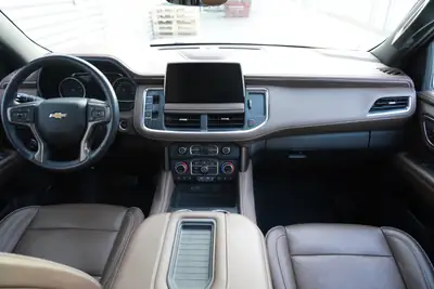 Chevrolet Tahoe High Country 6.2 AWD — SUV 7 places muscular, 426 ch, entretien neuf — Miniature 7