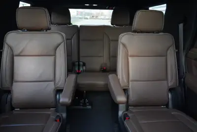 Chevrolet Tahoe High Country 6.2 AWD — SUV 7 places muscular, 426 ch, entretien neuf — Miniature 10