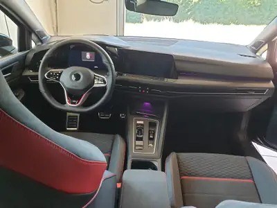 VW Golf 2.0 TSI GTI Clubsport 45 — 301 ch, échappement Akrapovic, état neuf — interior