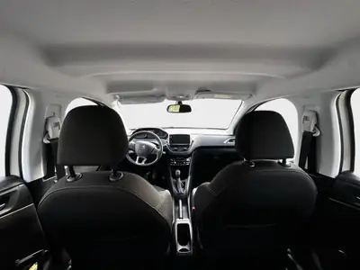 Peugeot 208 1.6 VTI Allure — Citadine fiable, 44'000 km, entretien optimal — tableau de bord