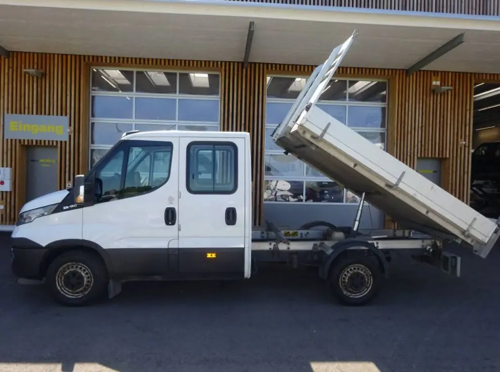 IVECO Daily 35 S 15 DK — Châssis-cabine diesel robuste, 104 100 km, parfait pour les professionnels — vue extérieure