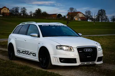 Audi RS4 Avant 4.2 V8 Quattro — Sportkombi légendaire, 420 ch, historique sans sinistre — exterior view