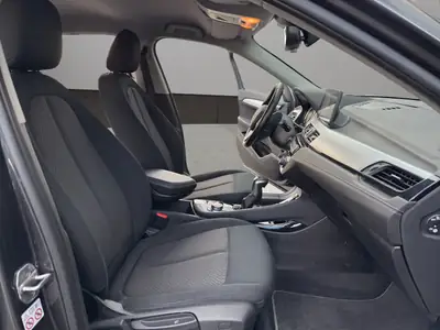 BMW X2 xDrive 25e Steptronic — Hybride rechargeable sportif, 79'850 km seulement — Miniature 17