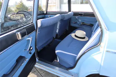 Peugeot 404 1966 — Berline de légende, véhicule de collection certifié — Miniature 12