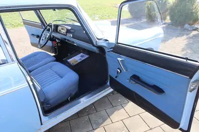 Peugeot 404 1966 — Berline de légende, véhicule de collection certifié — Miniature 11