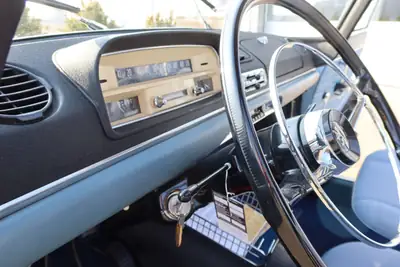Peugeot 404 1966 — Berline de légende, véhicule de collection certifié — Miniature 18