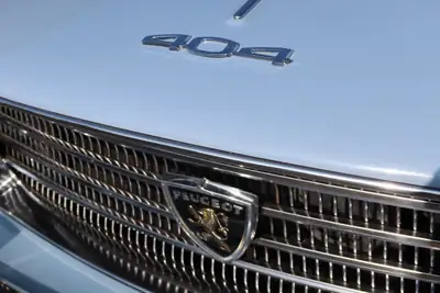 Peugeot 404 1966 — Berline de légende, véhicule de collection certifié — Miniature 19