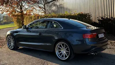 Audi S5 Coupé 4.2 FSI — V8 sportif 353 ch, échappement Milltek, sans accident — cruscotto