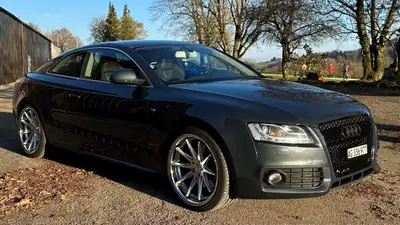 Audi S5 Coupé 4.2 FSI — V8 sportif 353 ch, échappement Milltek, sans accident — interni