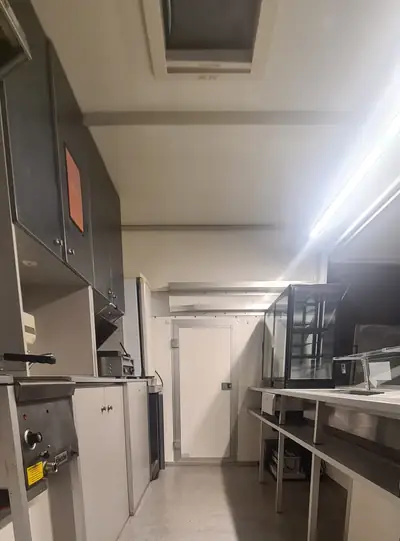 FIAT Ducato 17Q 3.0 MJ — Utilitaire polyvalent diesel, prêt à l'emploi Food Truck — Detail
