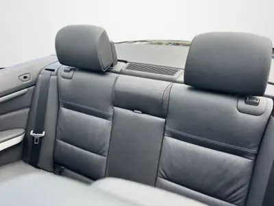 BMW 325i Cabriolet — Élégance décapotable, 218 ch dynamiques — Miniature 12