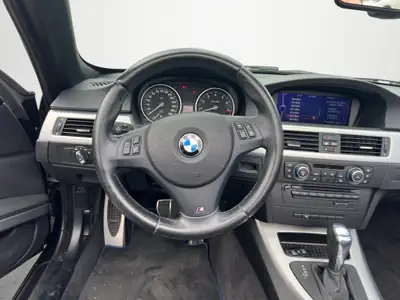 BMW 325i Cabriolet — Élégance décapotable, 218 ch dynamiques — Miniature 10