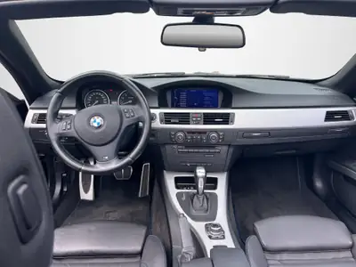 BMW 325i Cabriolet — Élégance décapotable, 218 ch dynamiques — Miniature 13