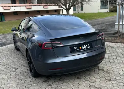 Tesla Model 3 Performance Dual Motor AWD — Électrique haute performance, 49 500 km — rear view