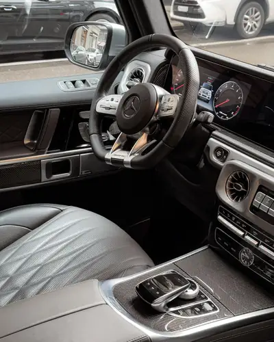 Mercedes-Benz G 63 AMG — Légende tout-terrain, 585 ch et seulement 19 900 km — Miniature 8