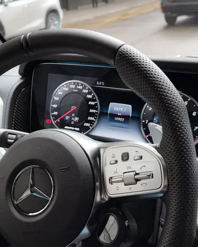 Mercedes-Benz G 63 AMG — Légende tout-terrain, 585 ch et seulement 19 900 km — Miniature 9
