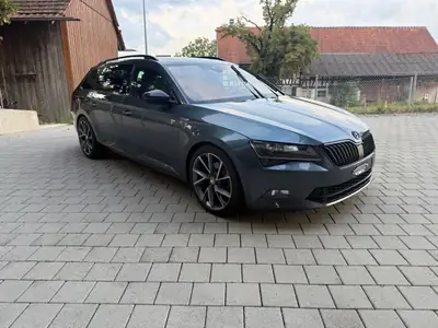 Skoda Superb Combi 2.0 TDi SportLine+ 4x4 — Monospace robuste, intégralement révisé — Außenansicht