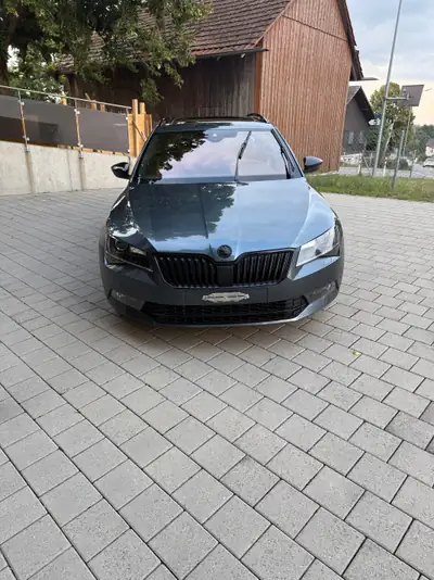 Skoda Superb Combi 2.0 TDi SportLine+ 4x4 — Monospace robuste, intégralement révisé — Seitenansicht