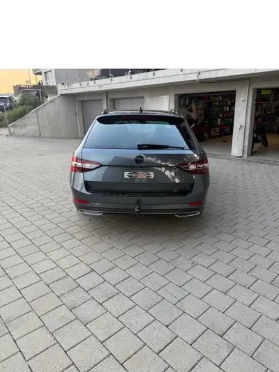 Skoda Superb Combi 2.0 TDi SportLine+ 4x4 — Monospace robuste, intégralement révisé — Innenraum