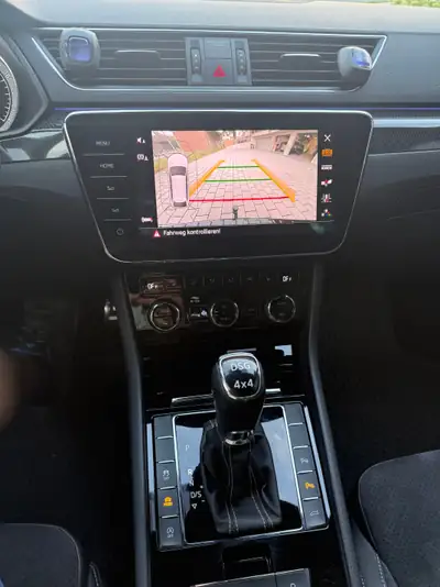 Skoda Superb Combi 2.0 TDi SportLine+ 4x4 — Monospace robuste, intégralement révisé — Miniatur 7