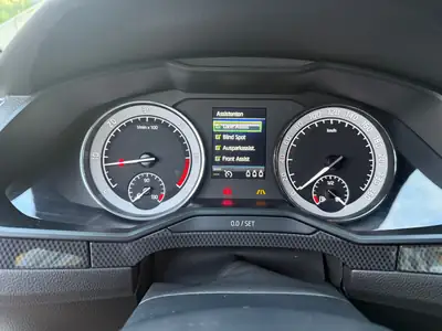 Skoda Superb Combi 2.0 TDi SportLine+ 4x4 — Monospace robuste, intégralement révisé — Miniatur 10
