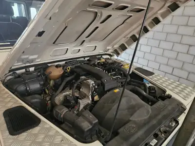 Land Rover Defender 110 TD4 — L'incontournable 4x4 robuste, 95'000 km seulement — detail