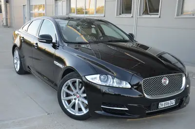 Jaguar XJ 3.0d V6 Premium Luxury — Berline de prestige, 99'000 km seulement — Außenansicht