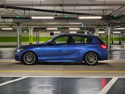 BMW M135i Steptronic — Berline sportive 326 ch, moteur 3.0L turbo, contrôle technique validé — côté
