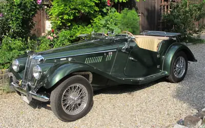 MG Midget TF 1954 — Roadster anglais vintage, charme rétro authentique — vue extérieure