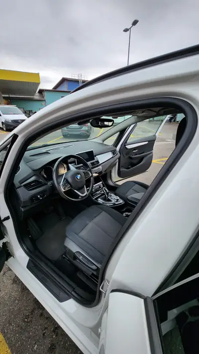 BMW 218 Gran Tourer xDrive — Monospace 7 places, diesel efficient, service inclus jusqu'à 100'000 km — detail