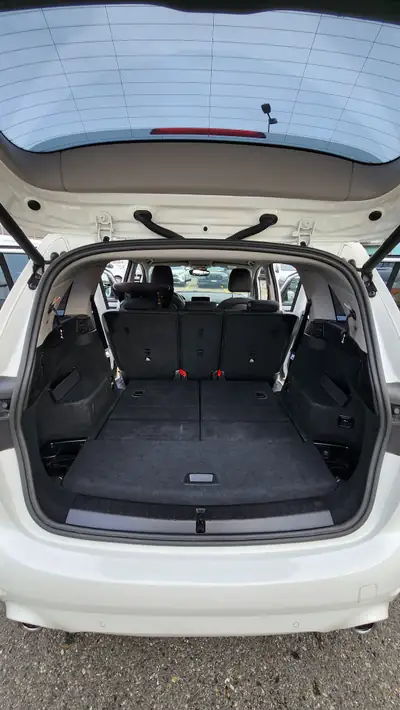 BMW 218 Gran Tourer xDrive — Monospace 7 places, diesel efficient, service inclus jusqu'à 100'000 km — Thumbnail 9