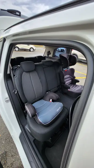 BMW 218 Gran Tourer xDrive — Monospace 7 places, diesel efficient, service inclus jusqu'à 100'000 km — Thumbnail 7