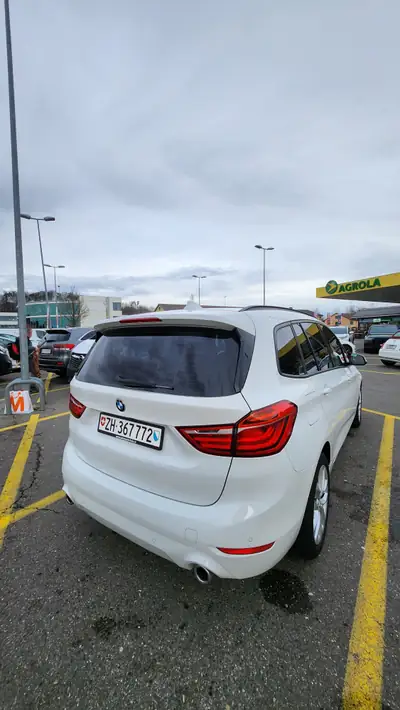 BMW 218 Gran Tourer xDrive — Monospace 7 places, diesel efficient, service inclus jusqu'à 100'000 km — Thumbnail 11