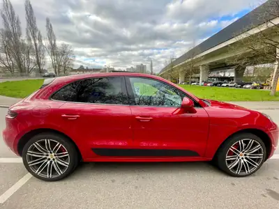 Porsche Macan GTS PDK — SUV sportif 360 ch, rouge éclatant, sans sinistre — Innenraum