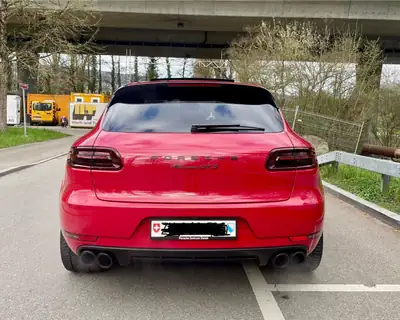 Porsche Macan GTS PDK — SUV sportif 360 ch, rouge éclatant, sans sinistre — Armaturenbrett
