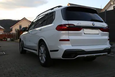 BMW X7 xDrive 48V 40i — SUV 7 places hybride, 52 500 km seulement — intérieur
