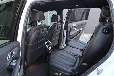 BMW X7 xDrive 48V 40i — SUV 7 places hybride, 52 500 km seulement — Miniature 12