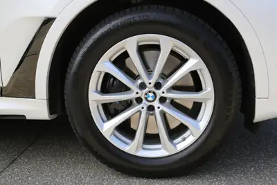 BMW X7 xDrive 48V 40i — SUV 7 places hybride, 52 500 km seulement — Miniature 11