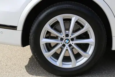 BMW X7 xDrive 48V 40i — SUV 7 places hybride, 52 500 km seulement — Miniature 10