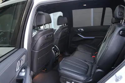 BMW X7 xDrive 48V 40i — SUV 7 places hybride, 52 500 km seulement — Miniature 13