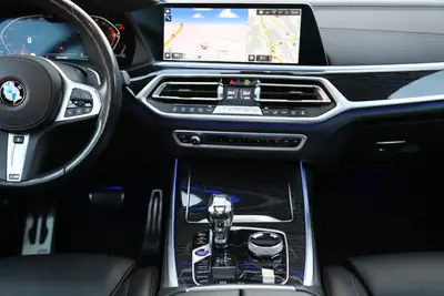 BMW X7 xDrive 48V 40i — SUV 7 places hybride, 52 500 km seulement — Miniature 19
