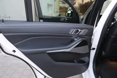 BMW X7 xDrive 48V 40i — SUV 7 places hybride, 52 500 km seulement — Miniature 23