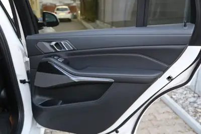 BMW X7 xDrive 48V 40i — SUV 7 places hybride, 52 500 km seulement — Miniature 26