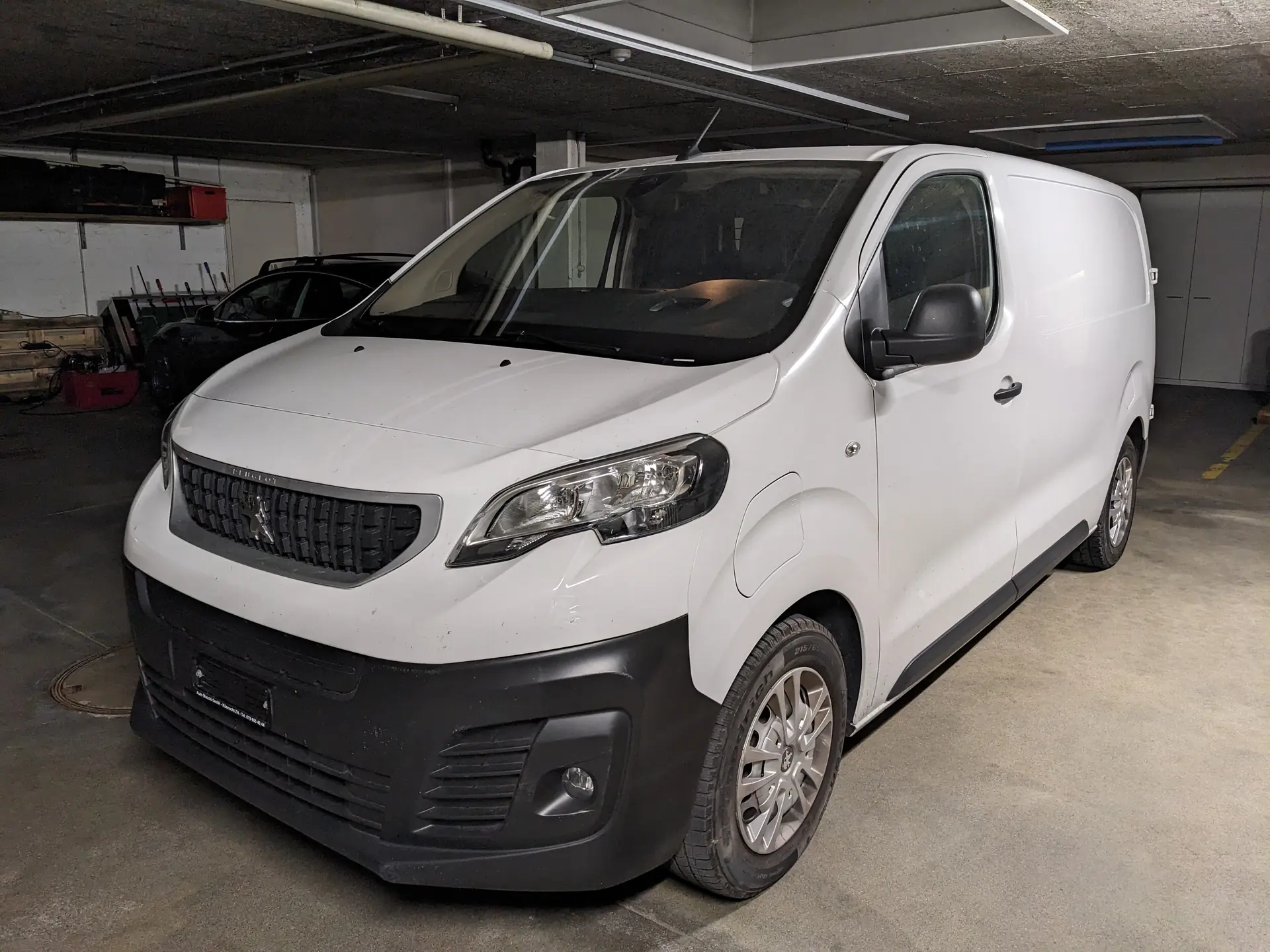 Peugeot E-Expert 75 kWh Premium — Utilitaire électrique performant, quasi neuf — vue extérieure