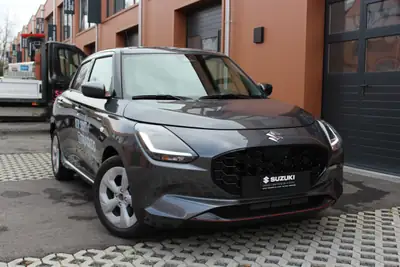 Suzuki Swift 1.2 Hybrid CVT — Citadine économe et connectée, quasi neuve — intérieur