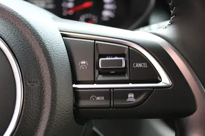 Suzuki Swift 1.2 Hybrid CVT — Citadine économe et connectée, quasi neuve — Miniature 9