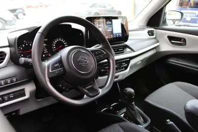 Suzuki Swift 1.2 Hybrid CVT — Citadine économe et connectée, quasi neuve — Miniature 8