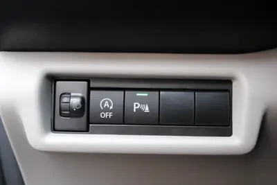 Suzuki Swift 1.2 Hybrid CVT — Citadine économe et connectée, quasi neuve — Miniature 12
