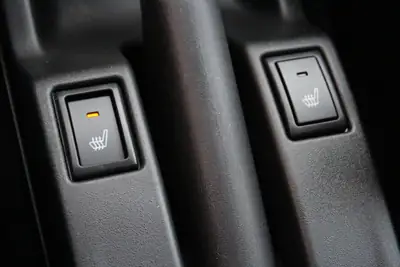 Suzuki Swift 1.2 Hybrid CVT — Citadine économe et connectée, quasi neuve — Miniature 17